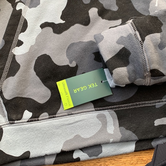 NWT Boy’s XL Ultra-soft Tek Gear hoodie - Picture 4 of 6